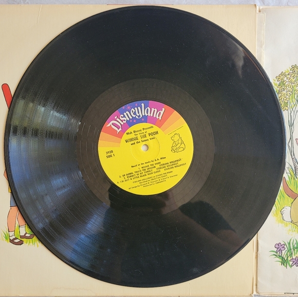 Classic VTG Winnie the Pooh LP and Book - Picture 3 of 10